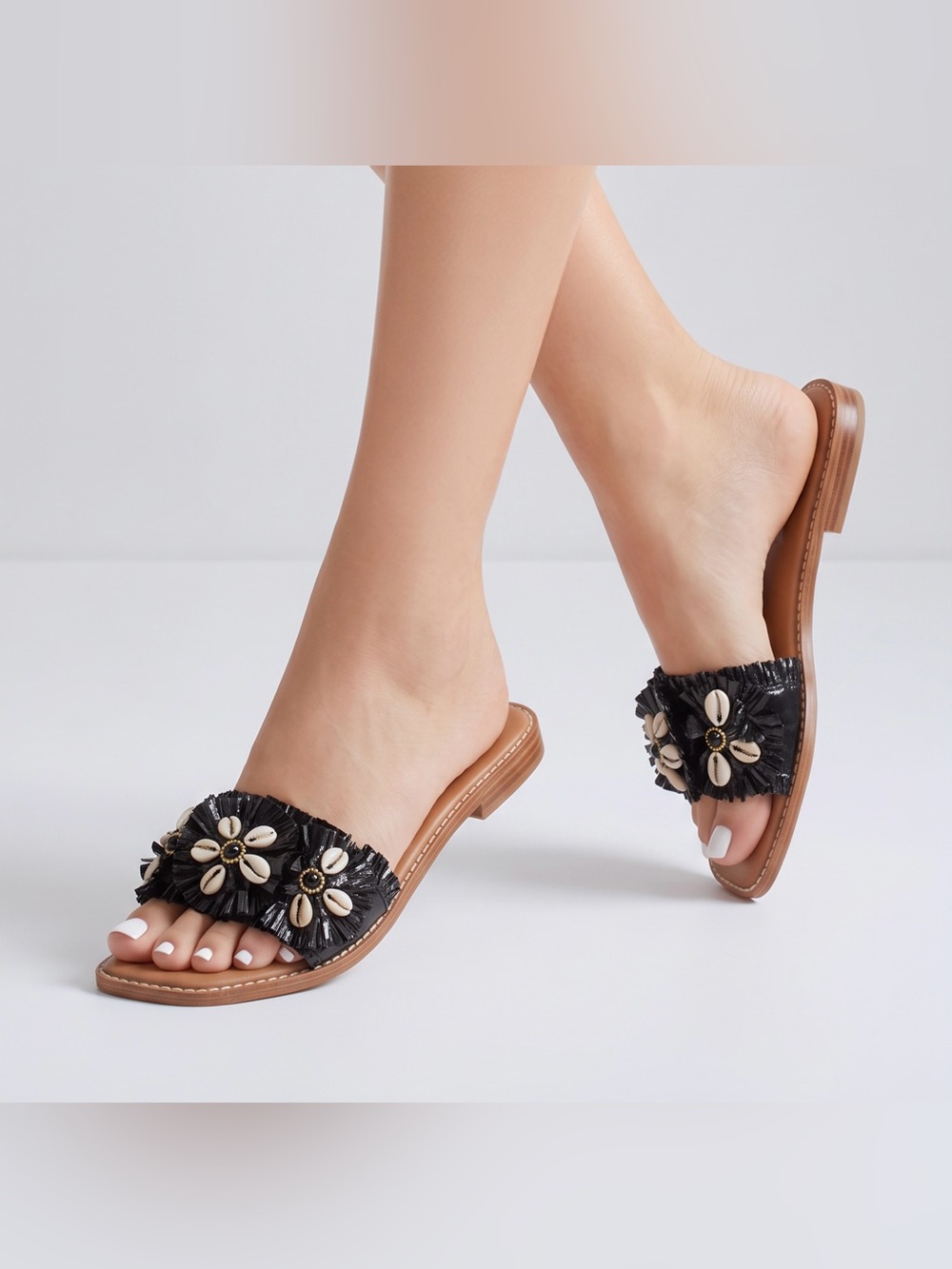 Chico's Black Shell Slide Sandals
Raffia Seashells Glass Beads SZ 8 8.5 EUC